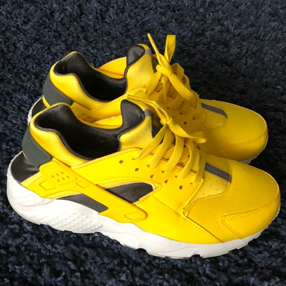 yellow and gray huaraches